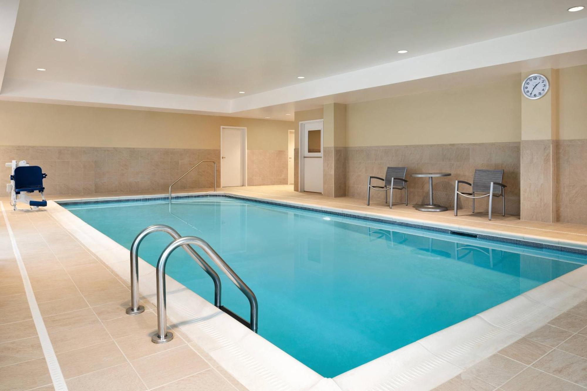 Towneplace Suites By Marriott Dubuque Downtown Eksteriør bilde